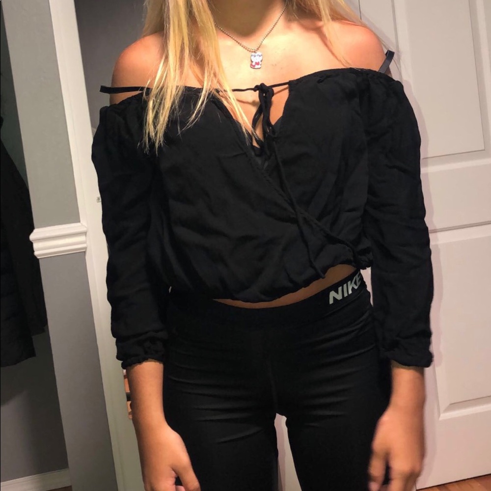 Off shoulder long sleeve